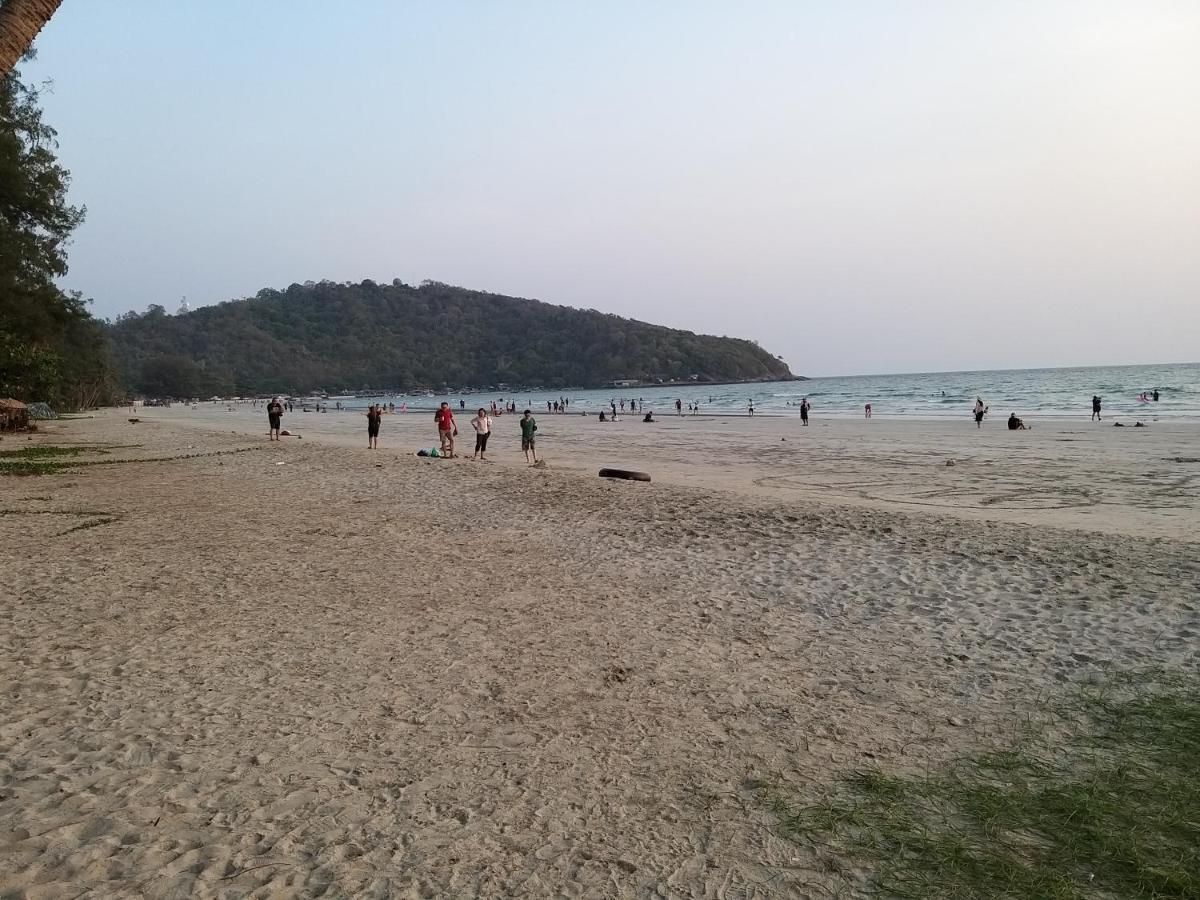 บ้านทะเลอิ่มเอม Bann Talay Im Eimm Ban Phe Exterior foto