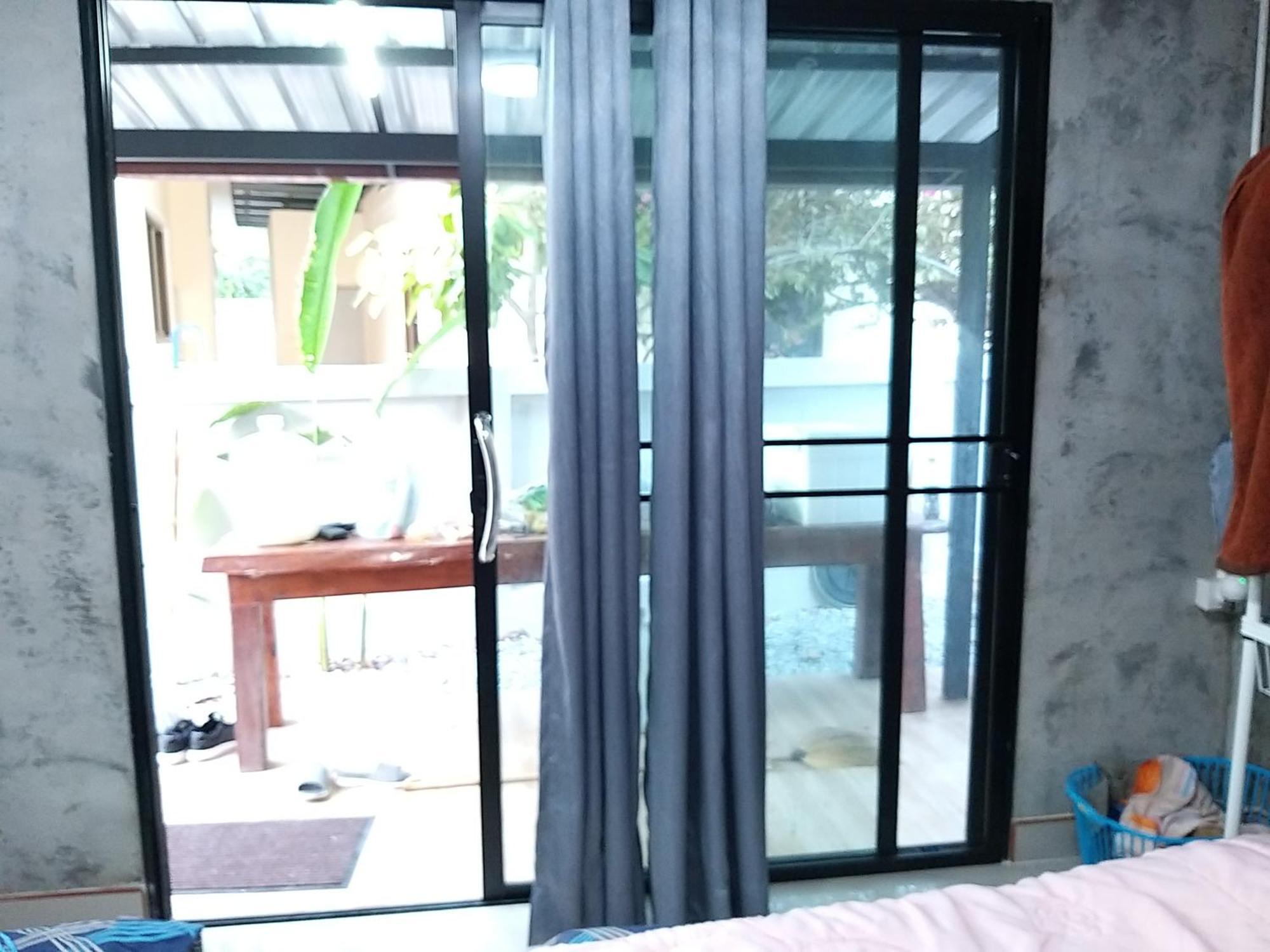 บ้านทะเลอิ่มเอม Bann Talay Im Eimm Ban Phe Habitación foto